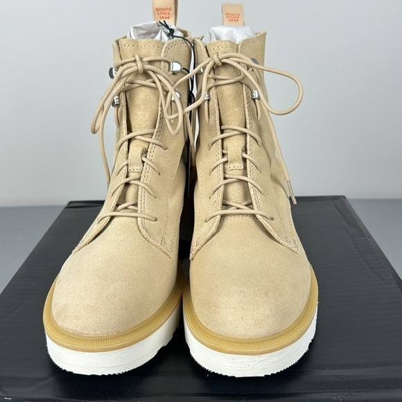 Sorel Hi-Line Lace Up Waterproof Boot. Size 9. - Picture 5 of 13